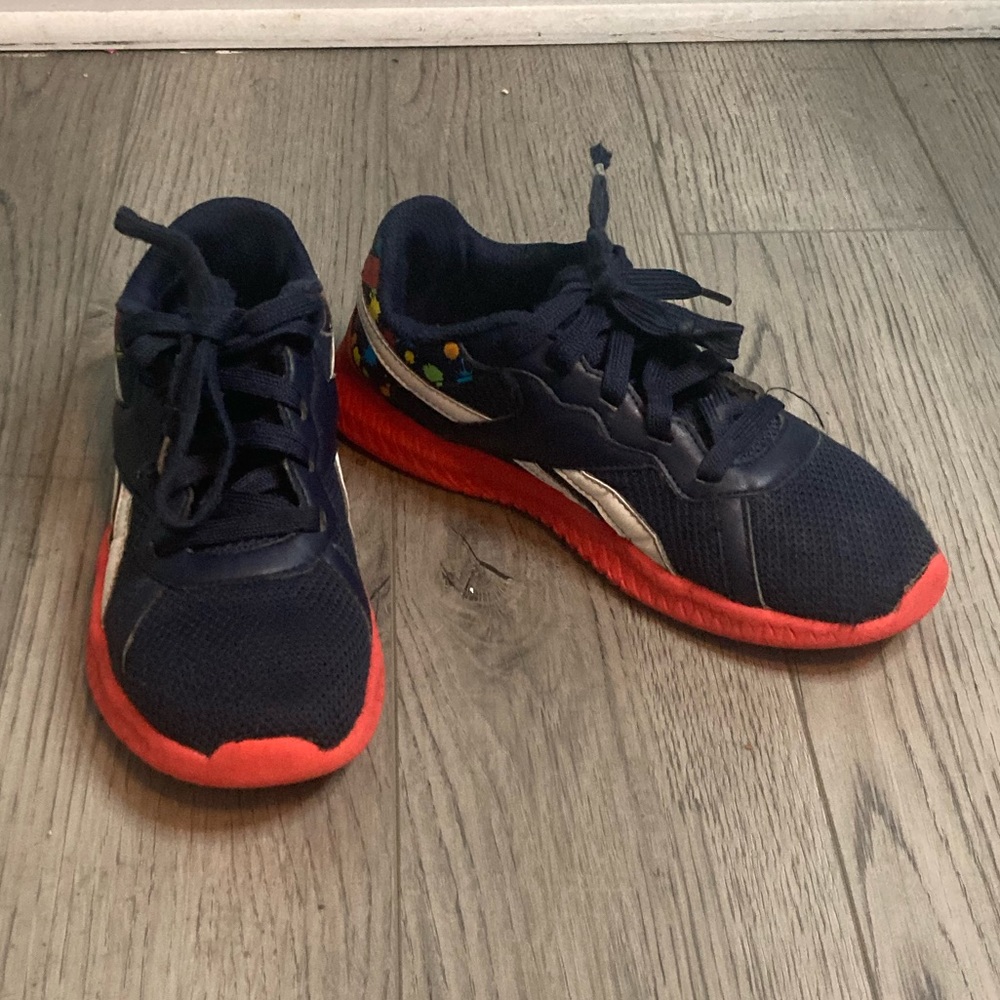 Brand: Reebok Size: 2.5 Color: Navy Blue